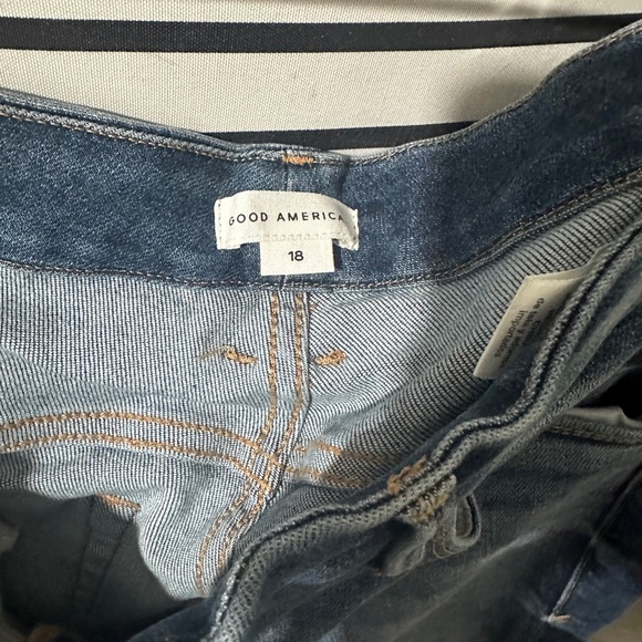 Good American good legs cigarette jeans - Picture 3 of 5